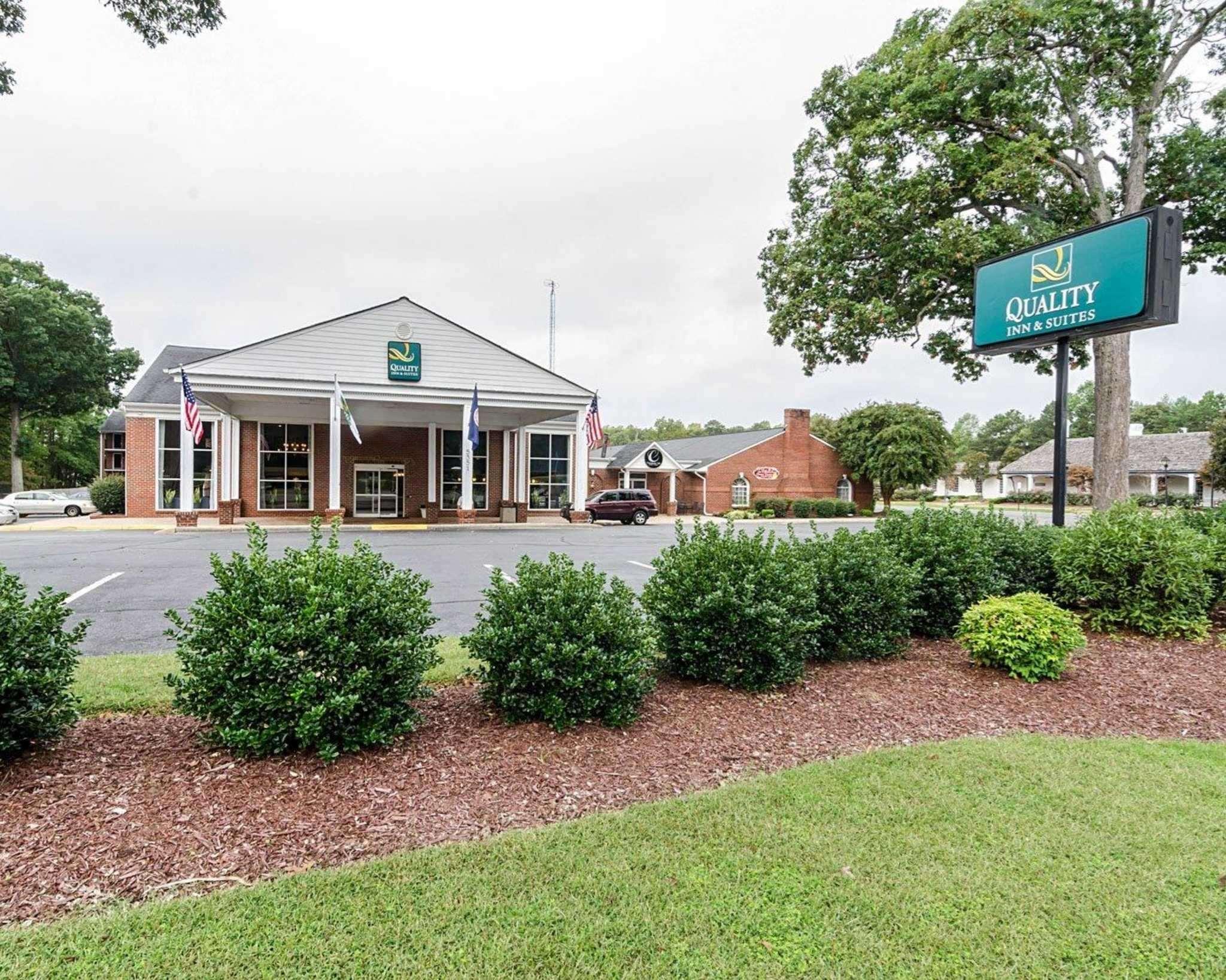 Rodeway Inn & Suites Williamsburg Central Exterior photo