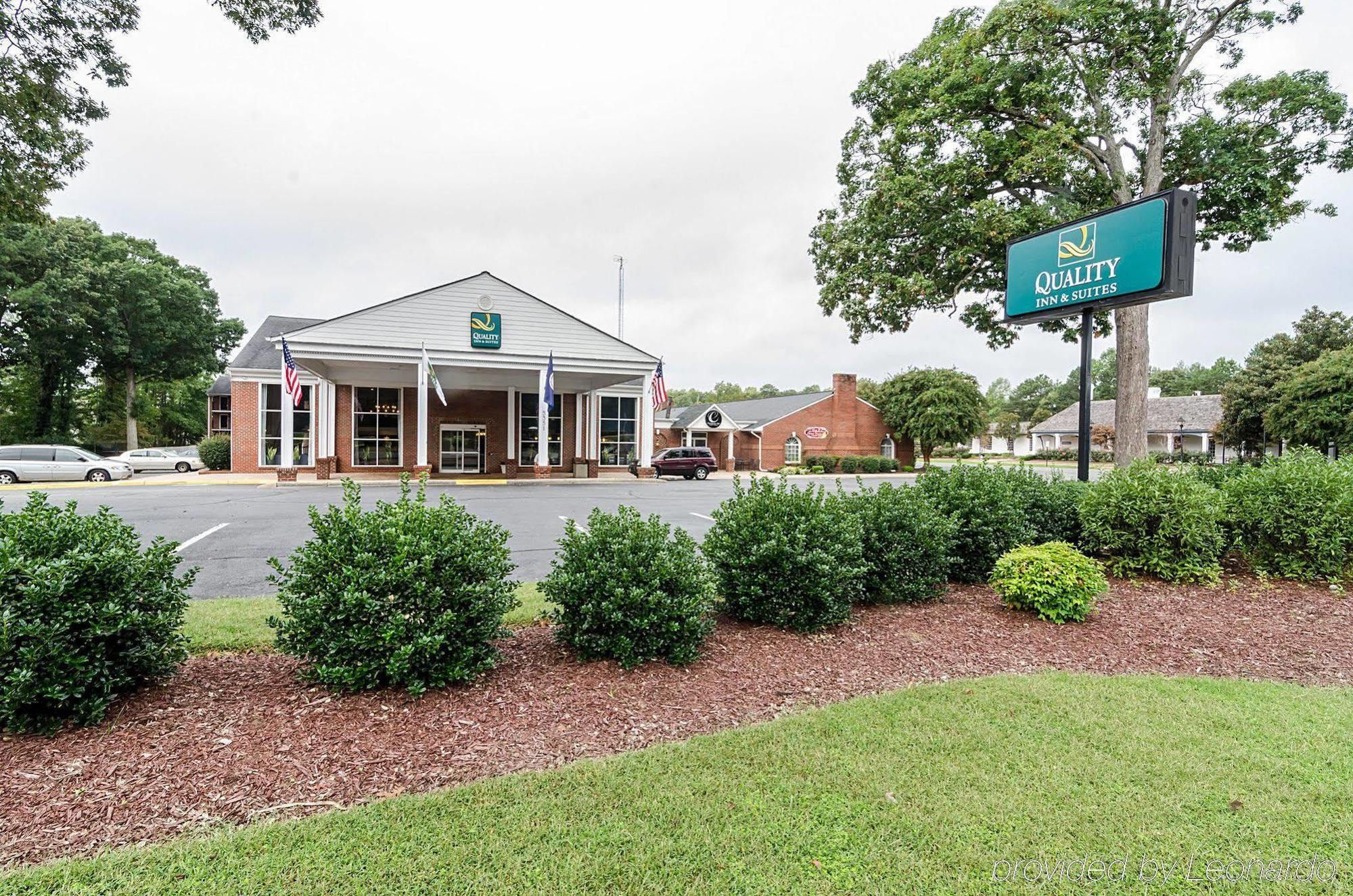 Rodeway Inn & Suites Williamsburg Central Exterior photo